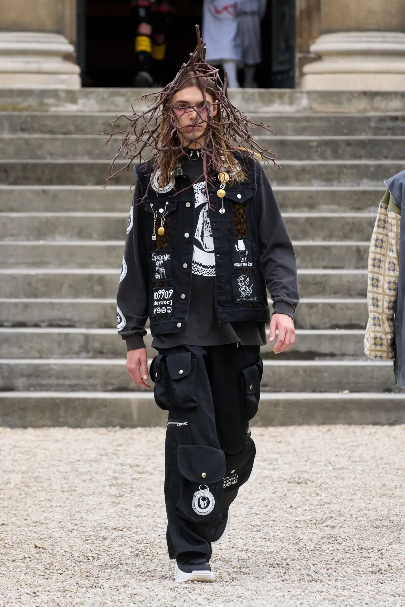 La collection Printemps 2025 de KIDILL, une fusion du street style tokyoïte et de l'inspiration Harajuku