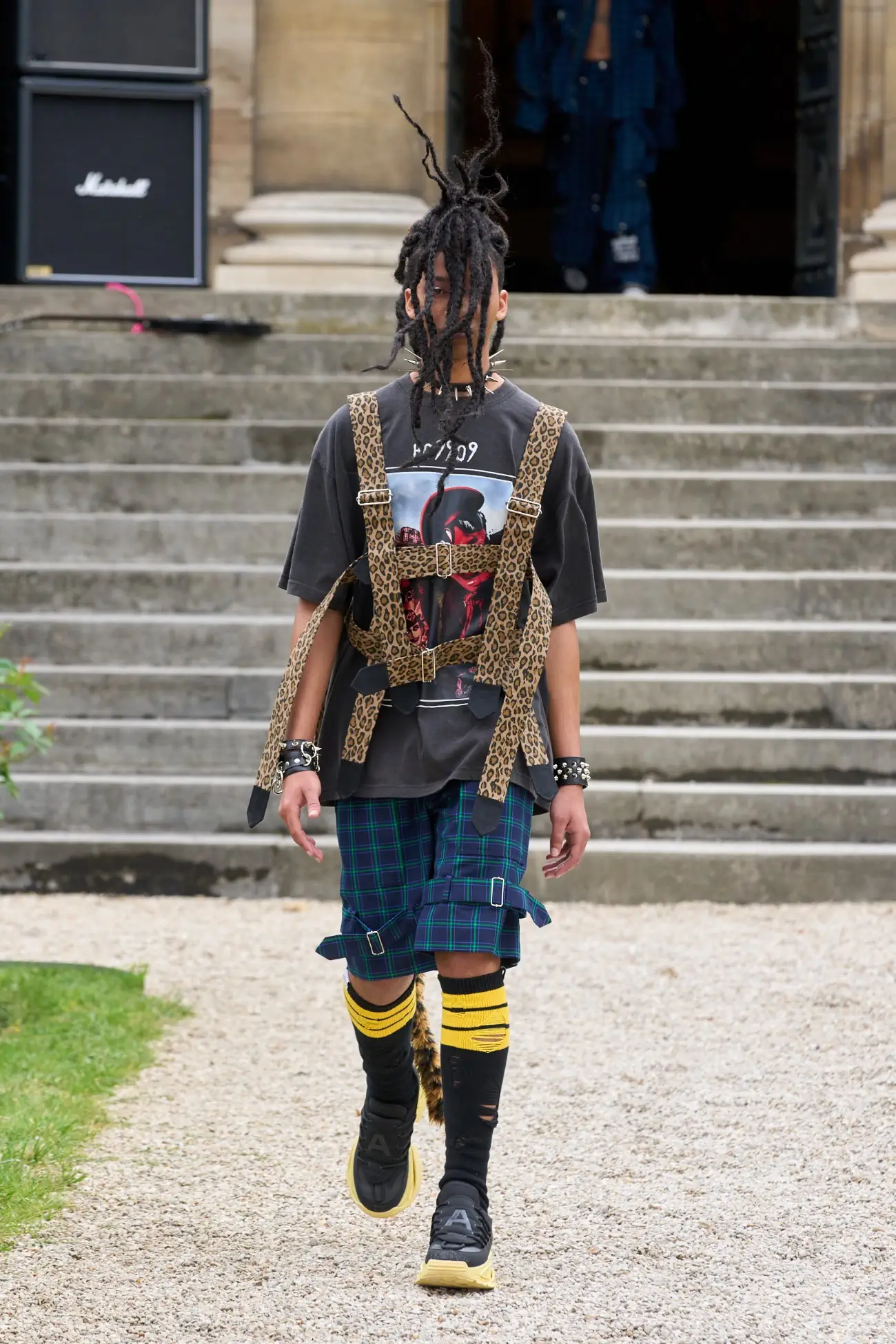 La collection Printemps 2025 de KIDILL, une fusion du street style tokyoïte et de l'inspiration Harajuku