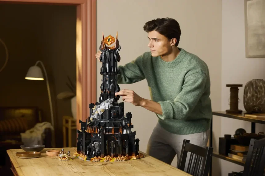 L'énorme set LEGO Barad-dûr pour les fans du “Seigneur des Anneaux” : construisez votre propre tour sombre