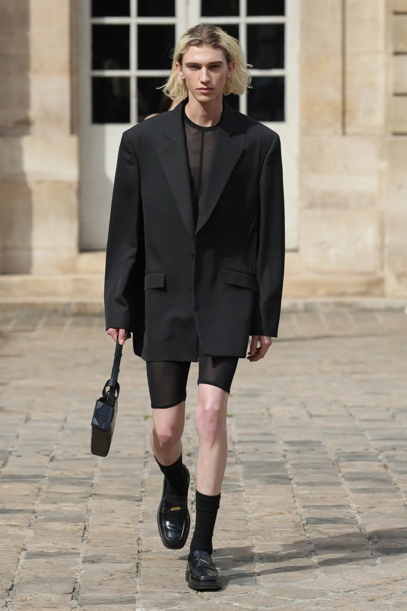 LGN LOUIS GABRIEL NOUCHI dévoile une intrigante collection printemps 2025 inspirée par “Le Parfum”