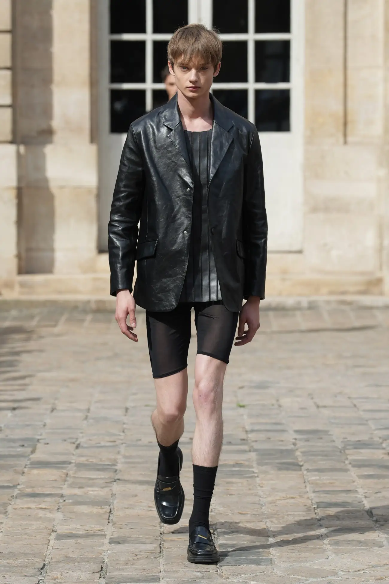 LGN LOUIS GABRIEL NOUCHI dévoile une intrigante collection printemps 2025 inspirée par “Le Parfum”