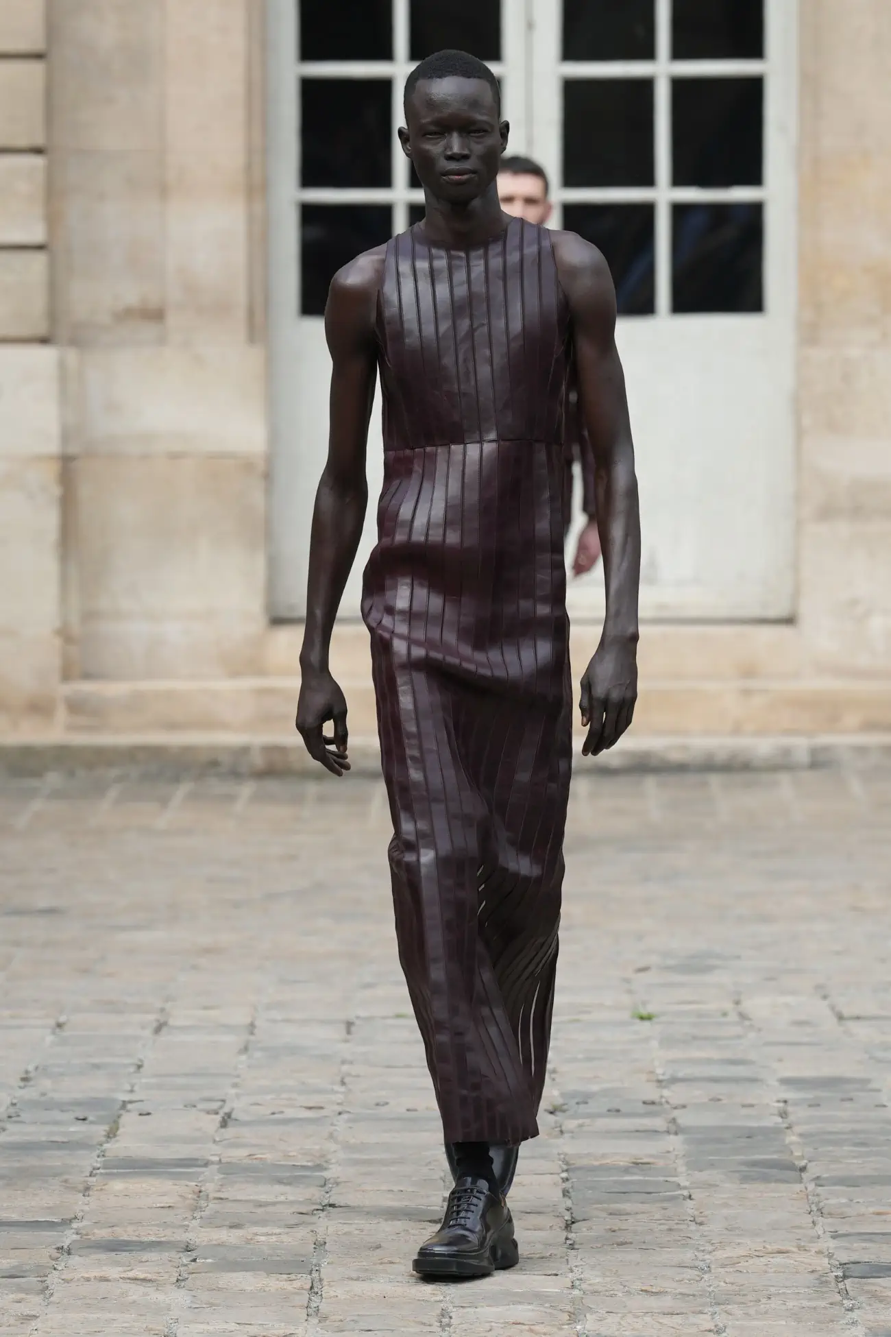 LGN LOUIS GABRIEL NOUCHI dévoile une intrigante collection printemps 2025 inspirée par “Le Parfum”