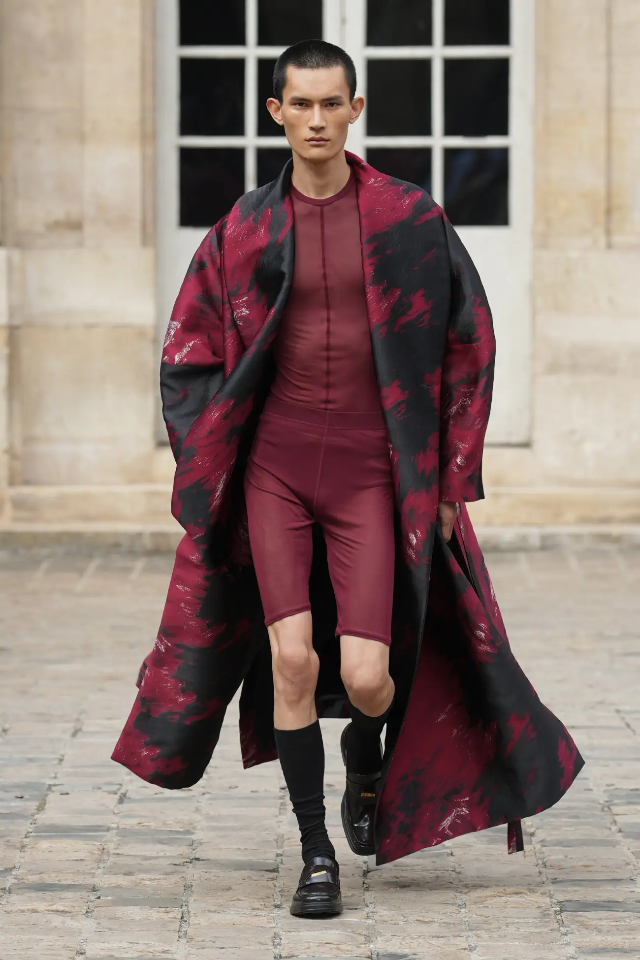 LGN LOUIS GABRIEL NOUCHI dévoile une intrigante collection printemps 2025 inspirée par “Le Parfum”