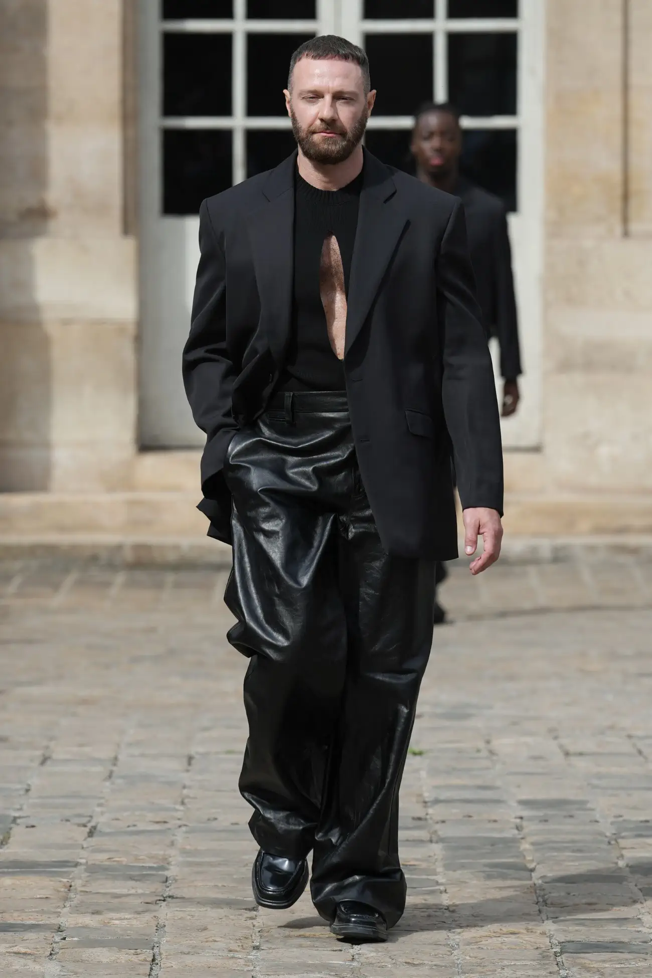 LGN LOUIS GABRIEL NOUCHI dévoile une intrigante collection printemps 2025 inspirée par “Le Parfum”