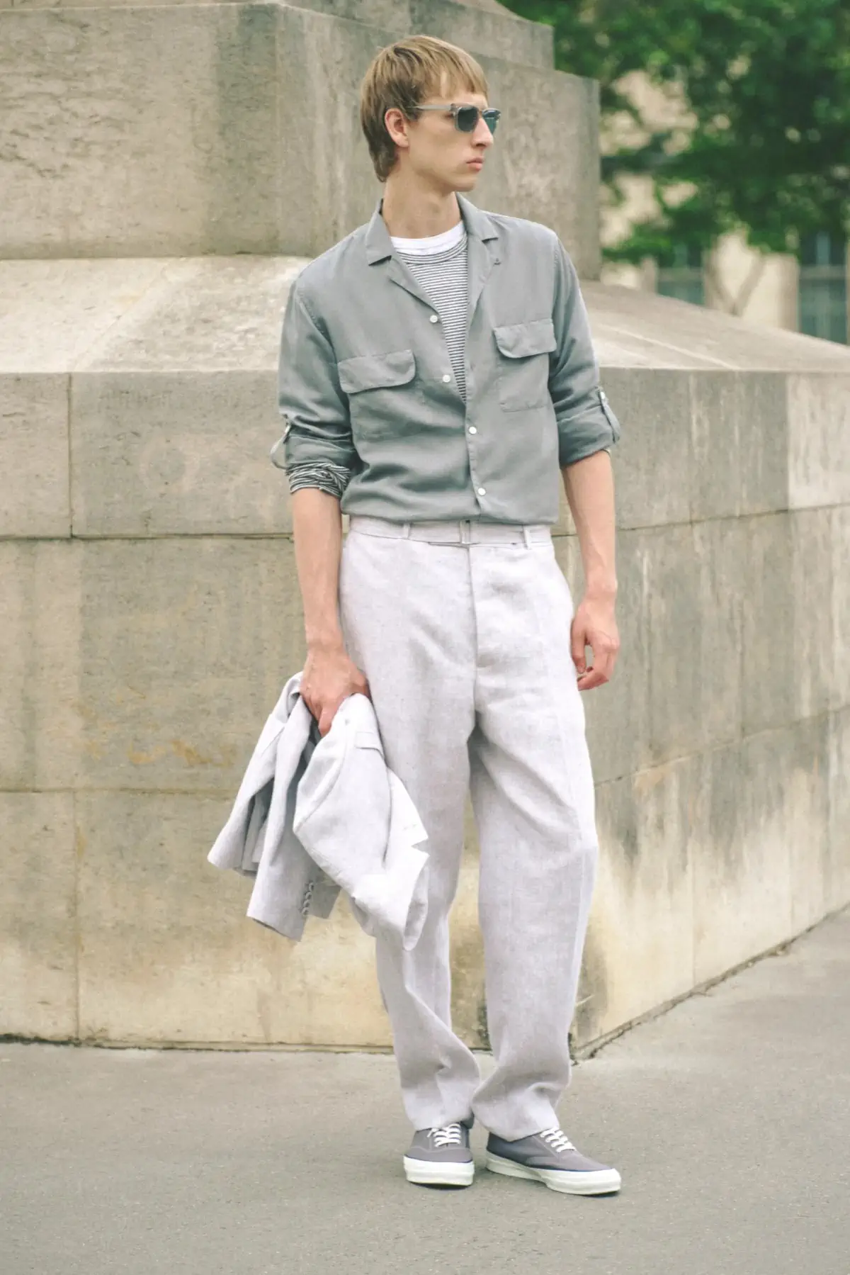 Officine Générale Printemps 2025, la nonchalance parisienne rencontre le détachement artistique