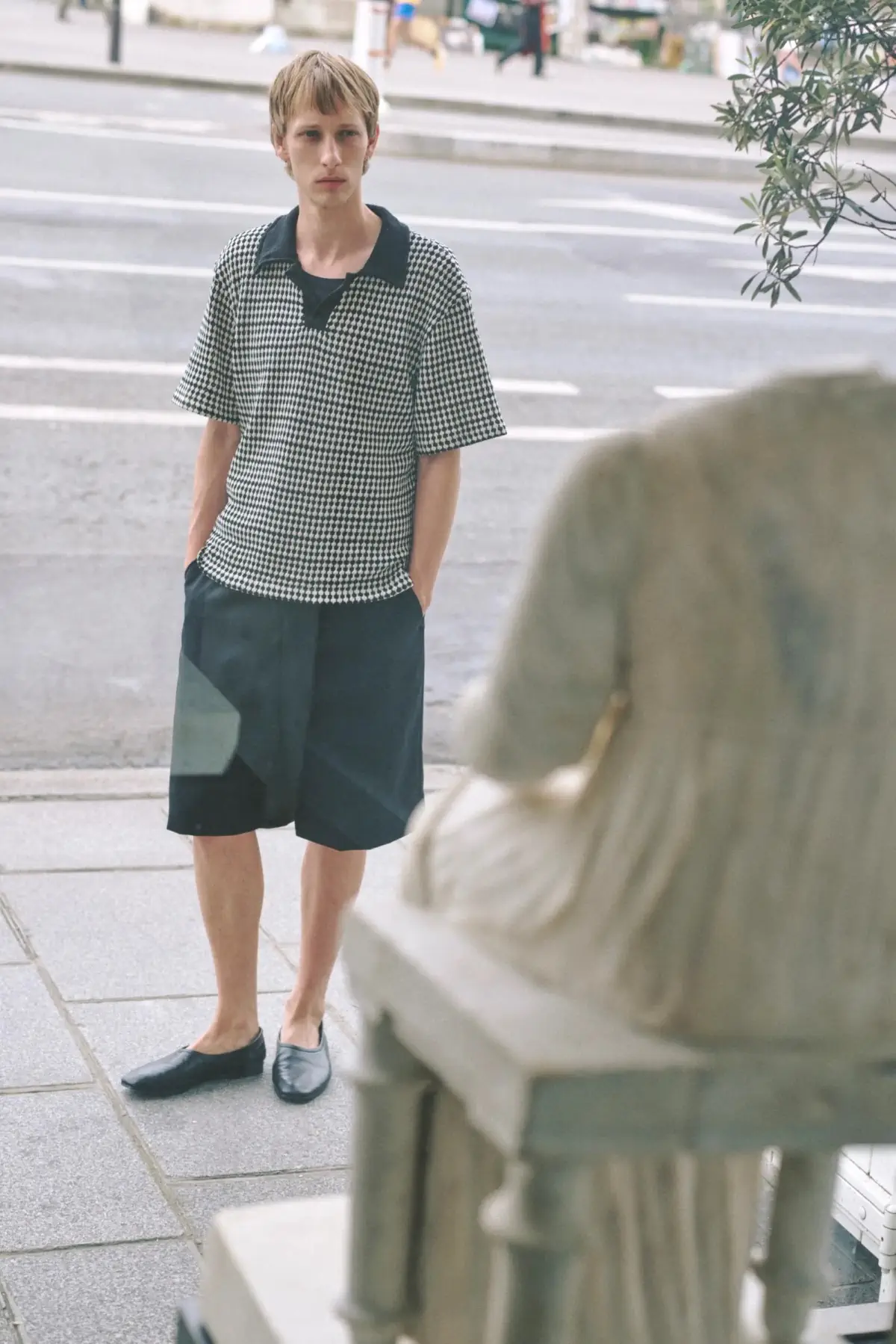 Officine Générale Printemps 2025, la nonchalance parisienne rencontre le détachement artistique