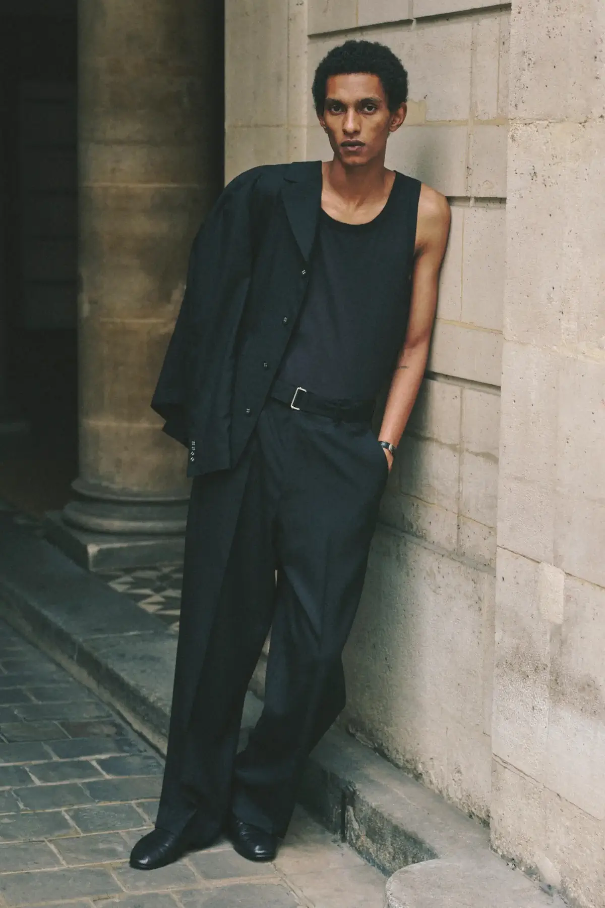 Officine Générale Printemps 2025, la nonchalance parisienne rencontre le détachement artistique