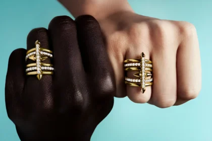 Pharrell Williams frappe fort avec la puissante collection de bijoux “Tiffany Titan”