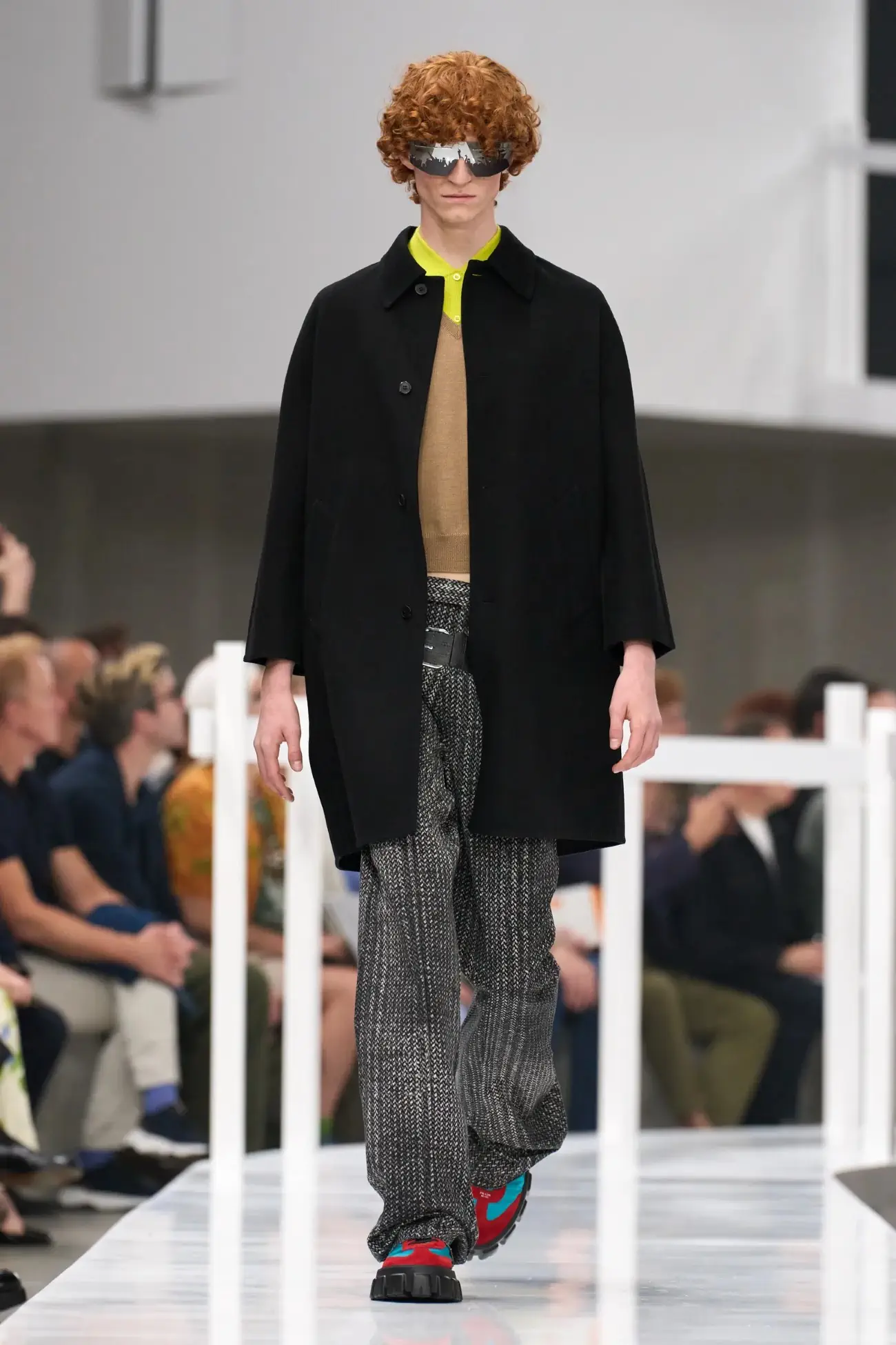 PRADA Printemps 2025, un voyage dans le passé
