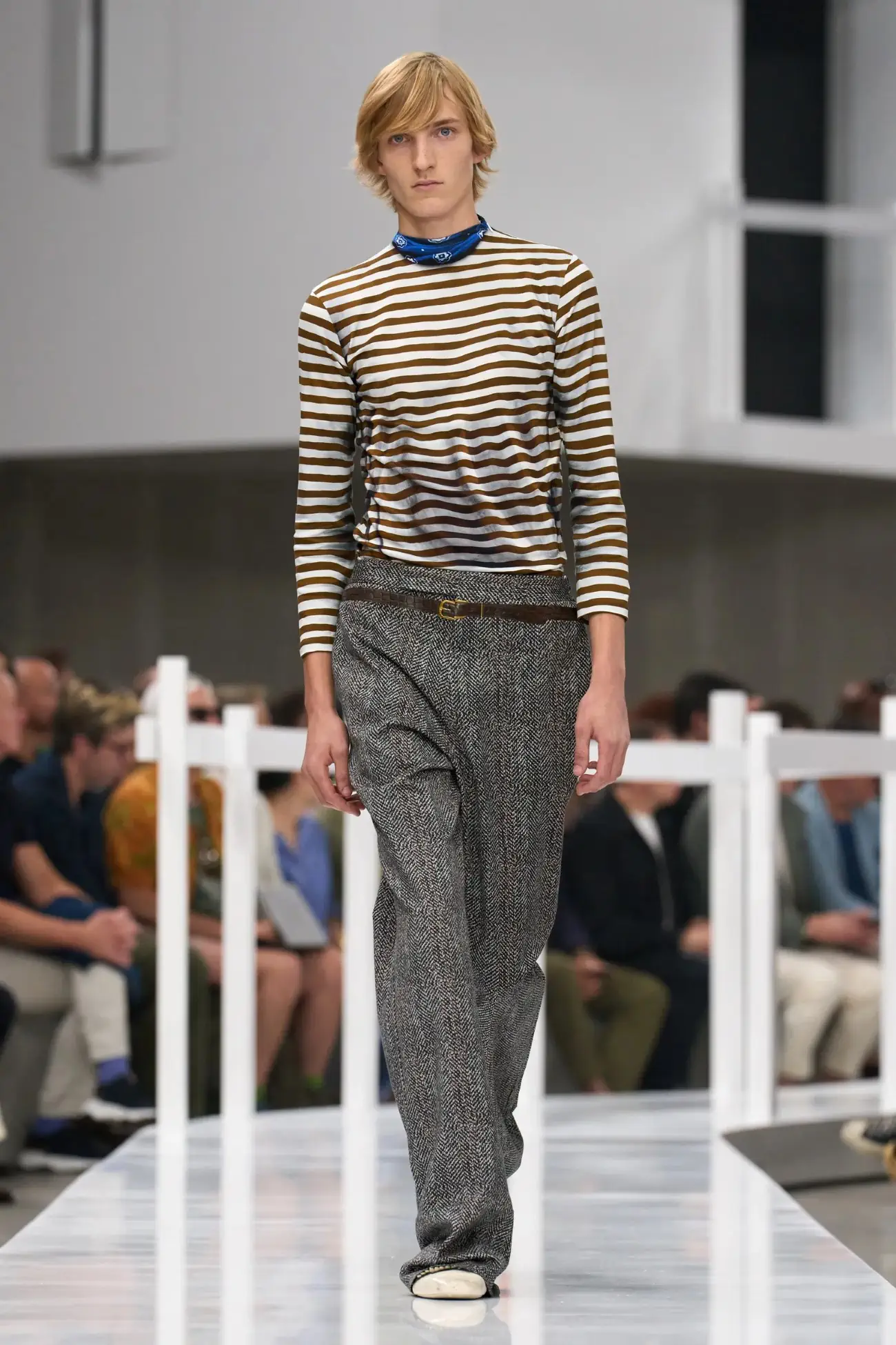 PRADA Printemps 2025, un voyage dans le passé