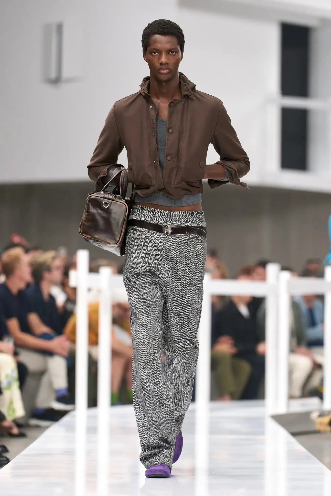 PRADA Printemps 2025, un voyage dans le passé