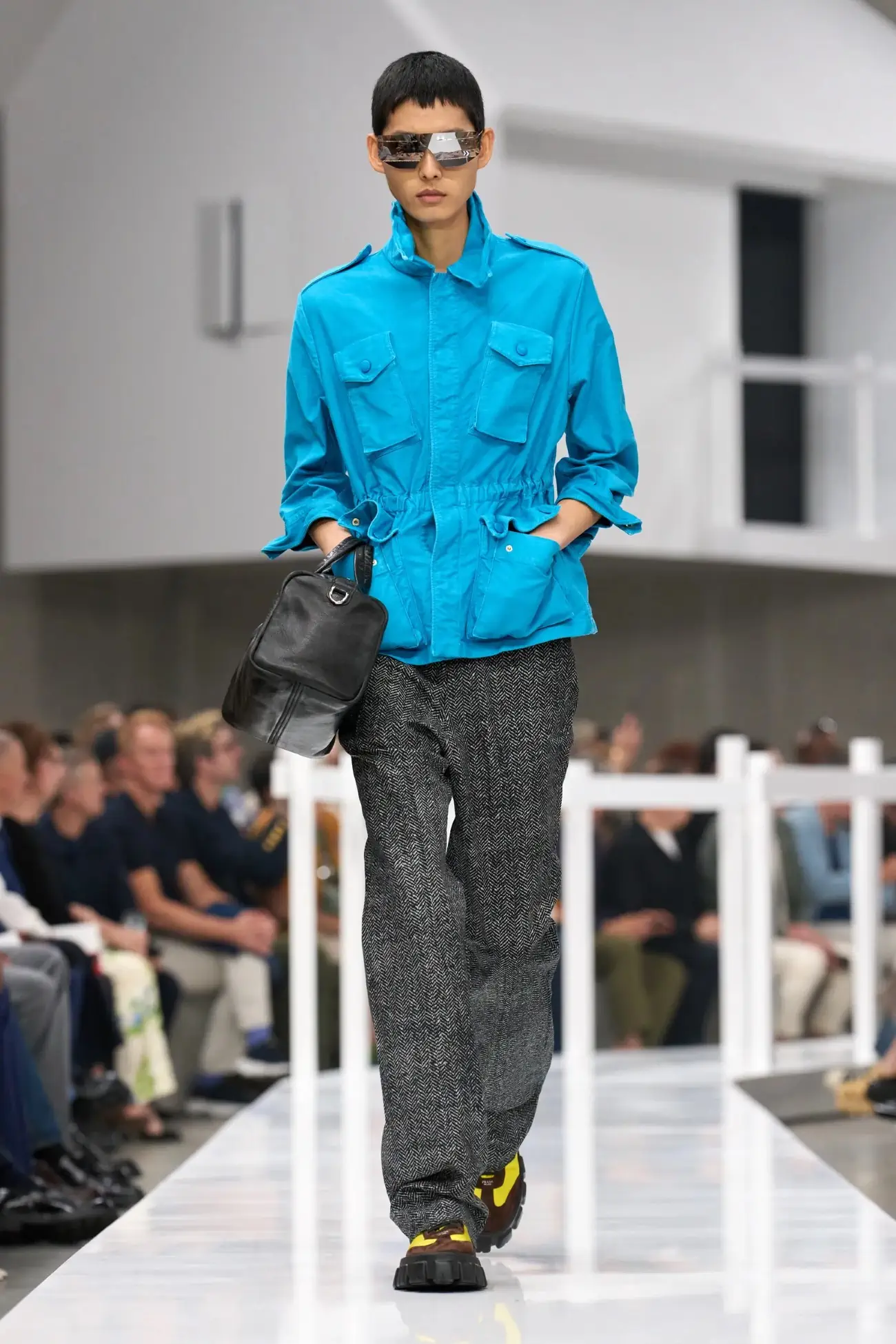 PRADA Printemps 2025, un voyage dans le passé