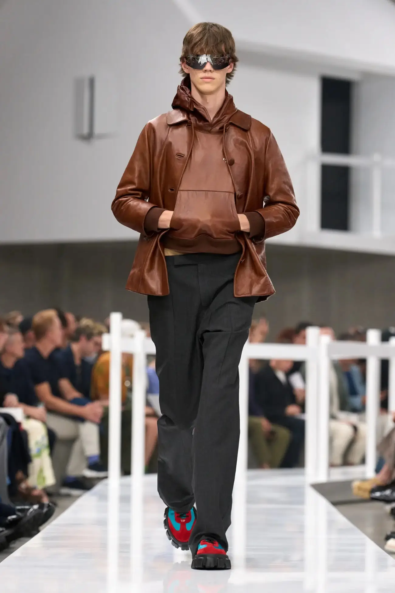 PRADA Printemps 2025, un voyage dans le passé