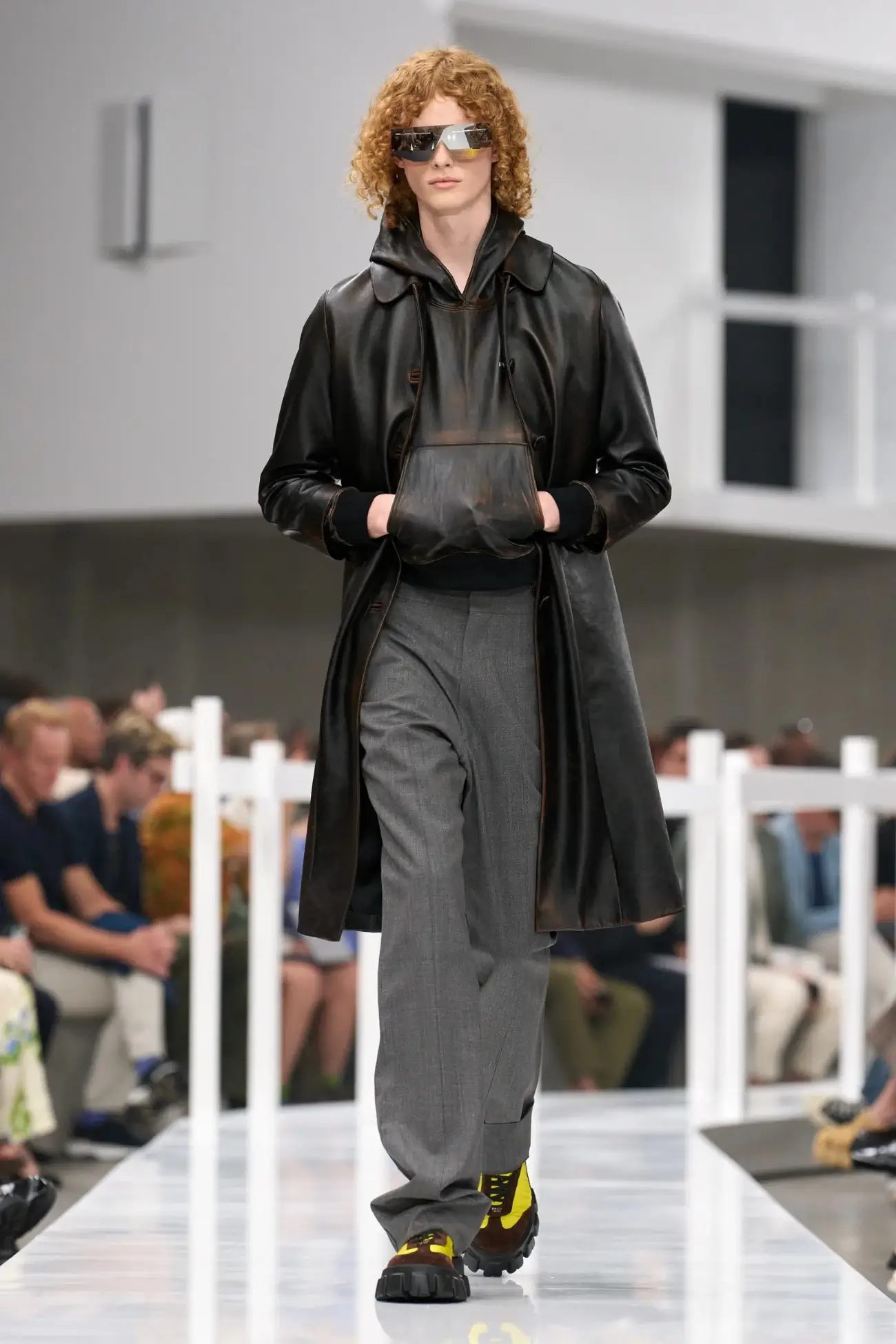 PRADA Printemps 2025, un voyage dans le passé