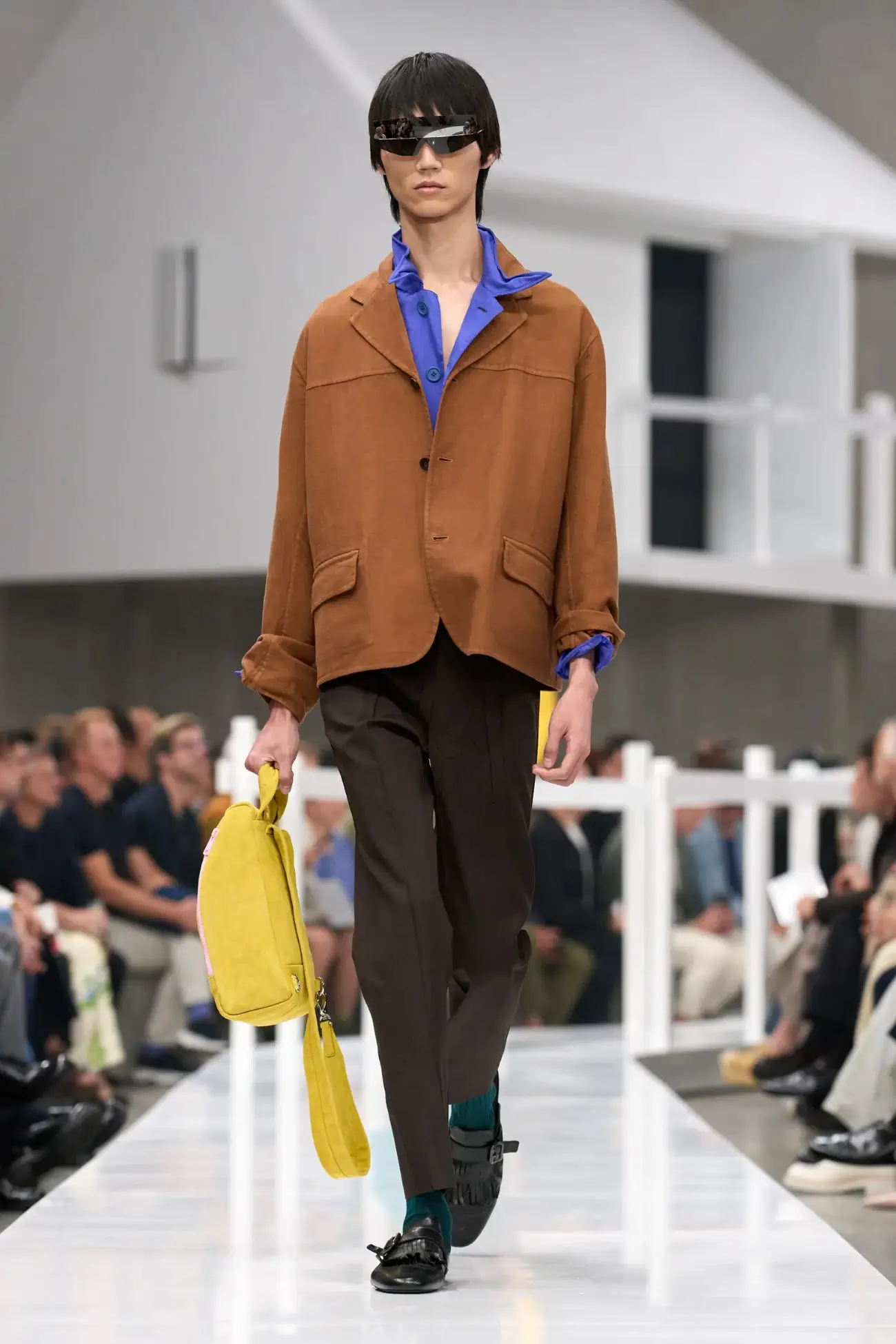 PRADA Printemps 2025, un voyage dans le passé