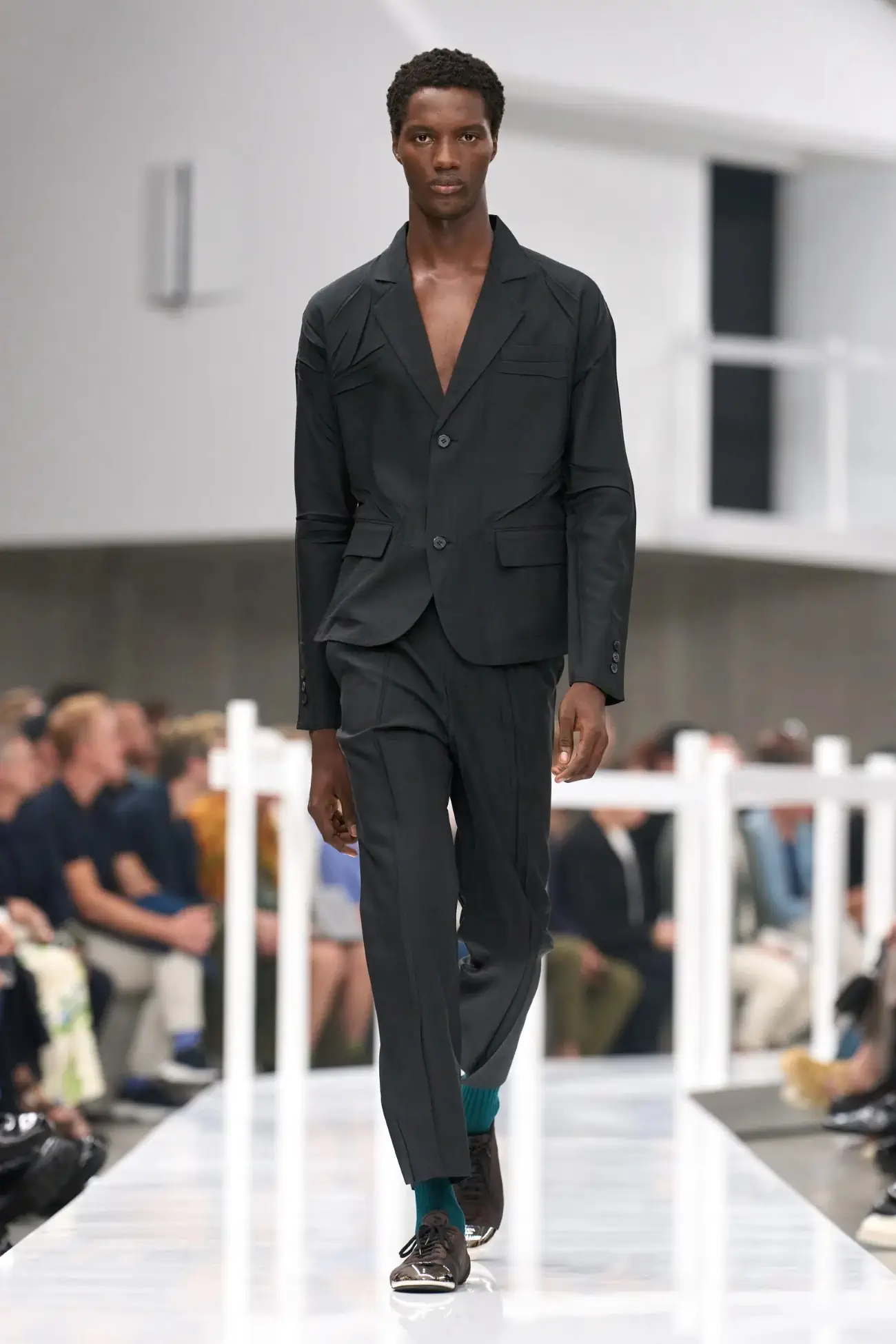 PRADA Printemps 2025, un voyage dans le passé