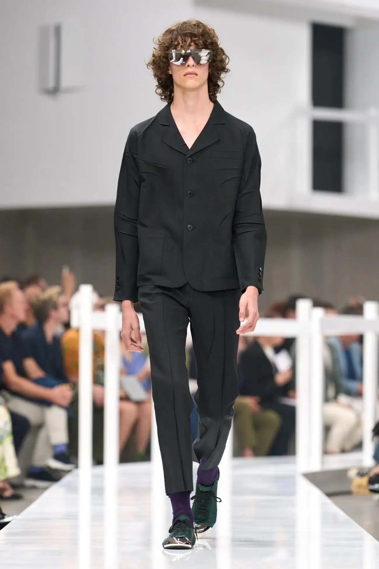 PRADA Printemps 2025, un voyage dans le passé