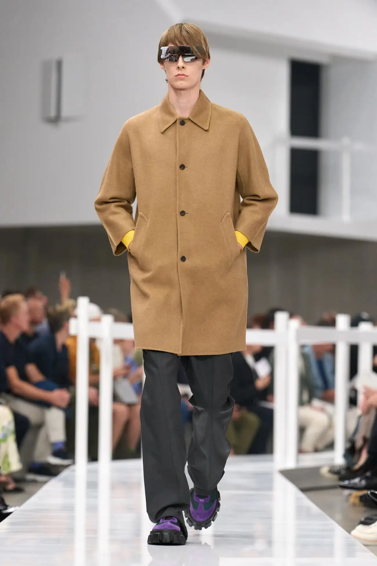 PRADA Printemps 2025, un voyage dans le passé