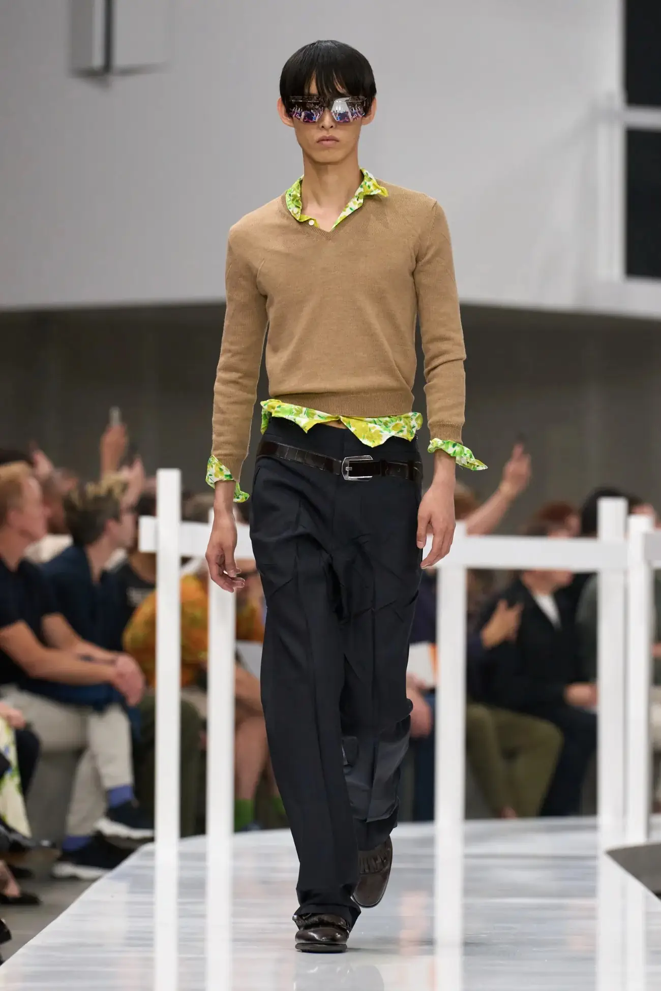 PRADA Printemps 2025, un voyage dans le passé