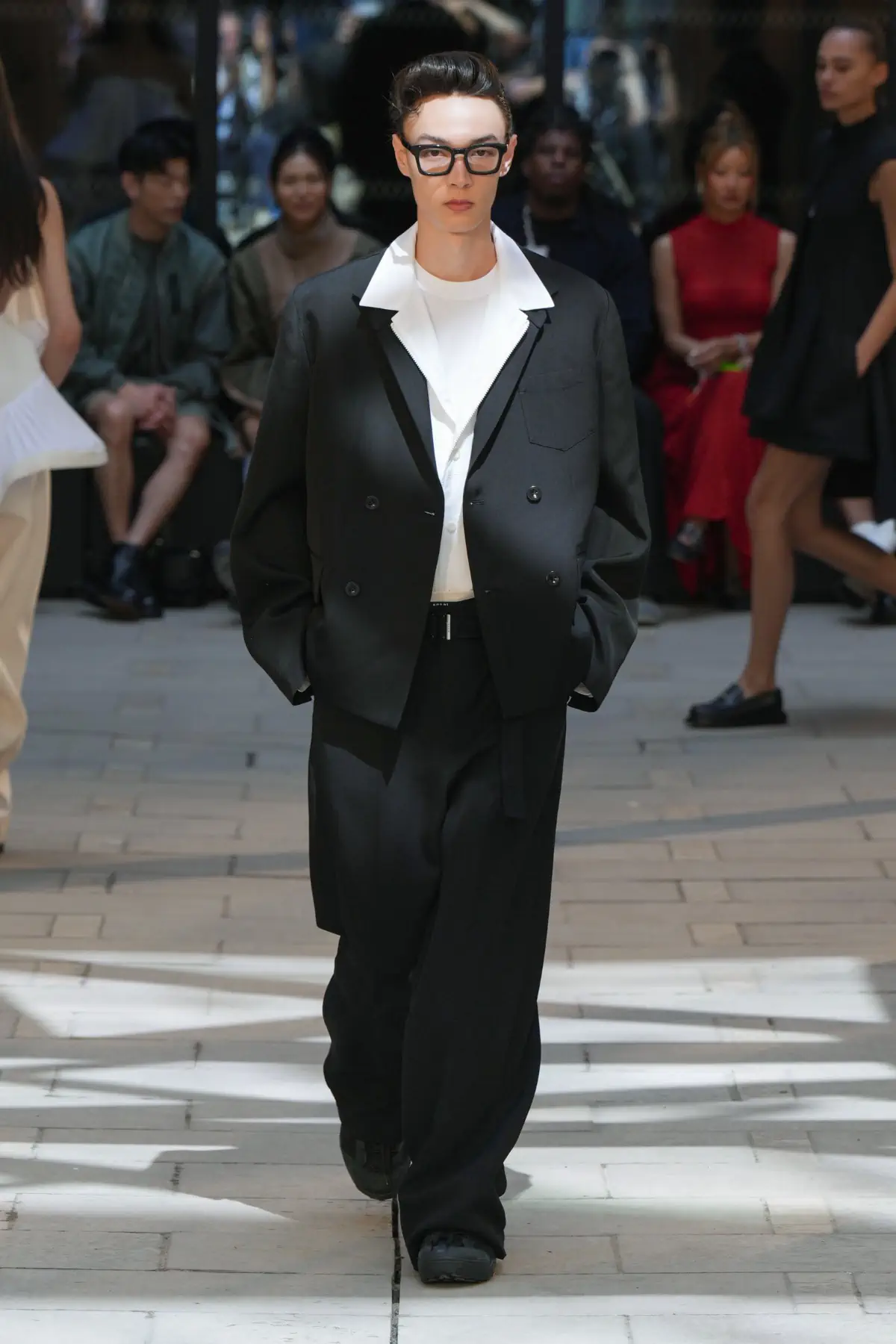 Chitose Abe associe esprit rebelle et cool classique pour la collection Sacai Printemps 2025