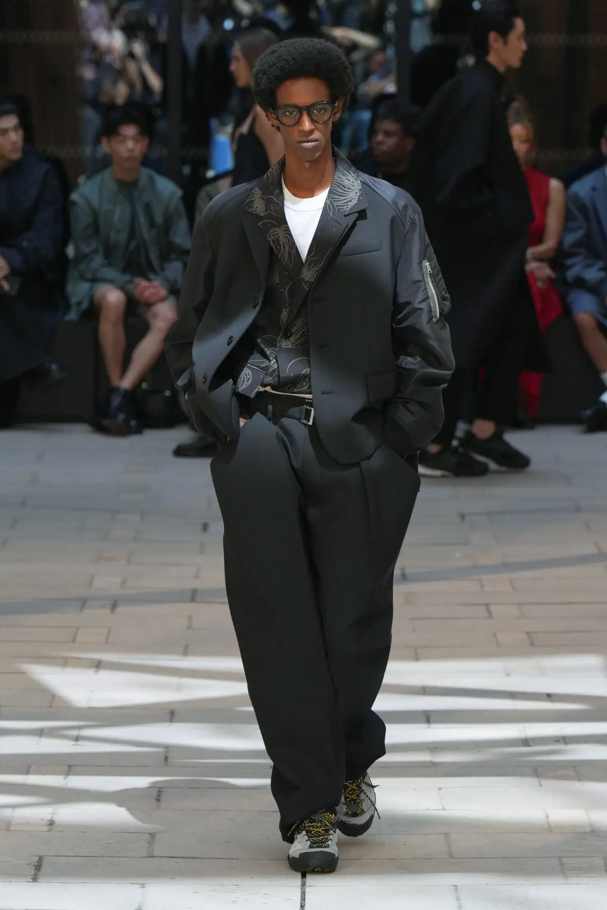 Chitose Abe associe esprit rebelle et cool classique pour la collection Sacai Printemps 2025