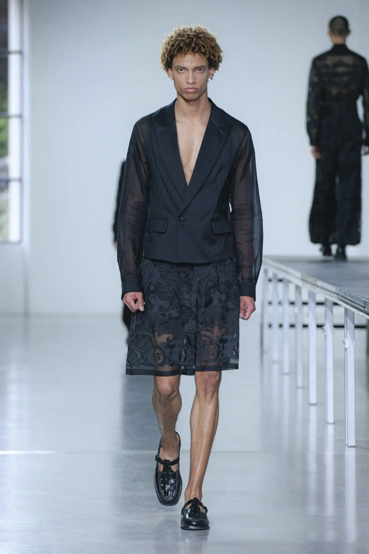 TAAKK Printemps 2025 réinterprète la mode masculine avec des sensibilités japonaises