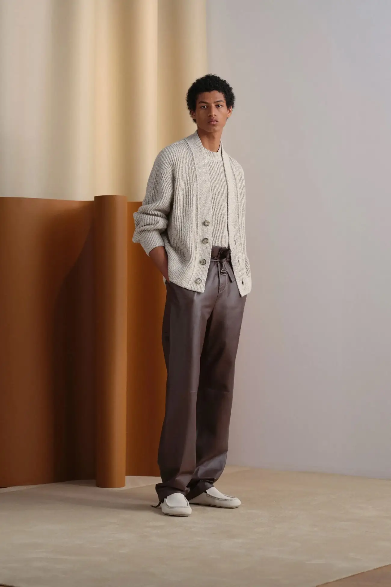 Collection TOD'S Printemps 2025, une célébration de l'artisanat sous un jour moderne