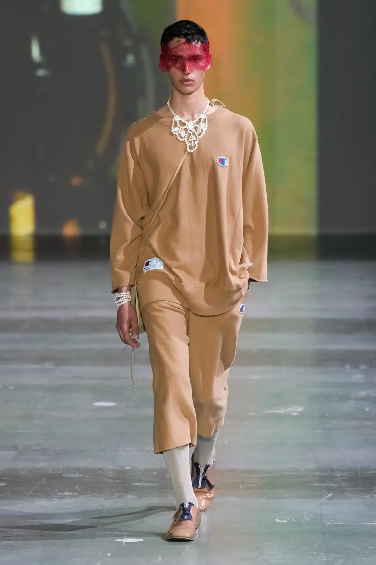 UNDERCOVER de Jun Takahashi s'envole avec une collection Printemps 2025 sans frontières