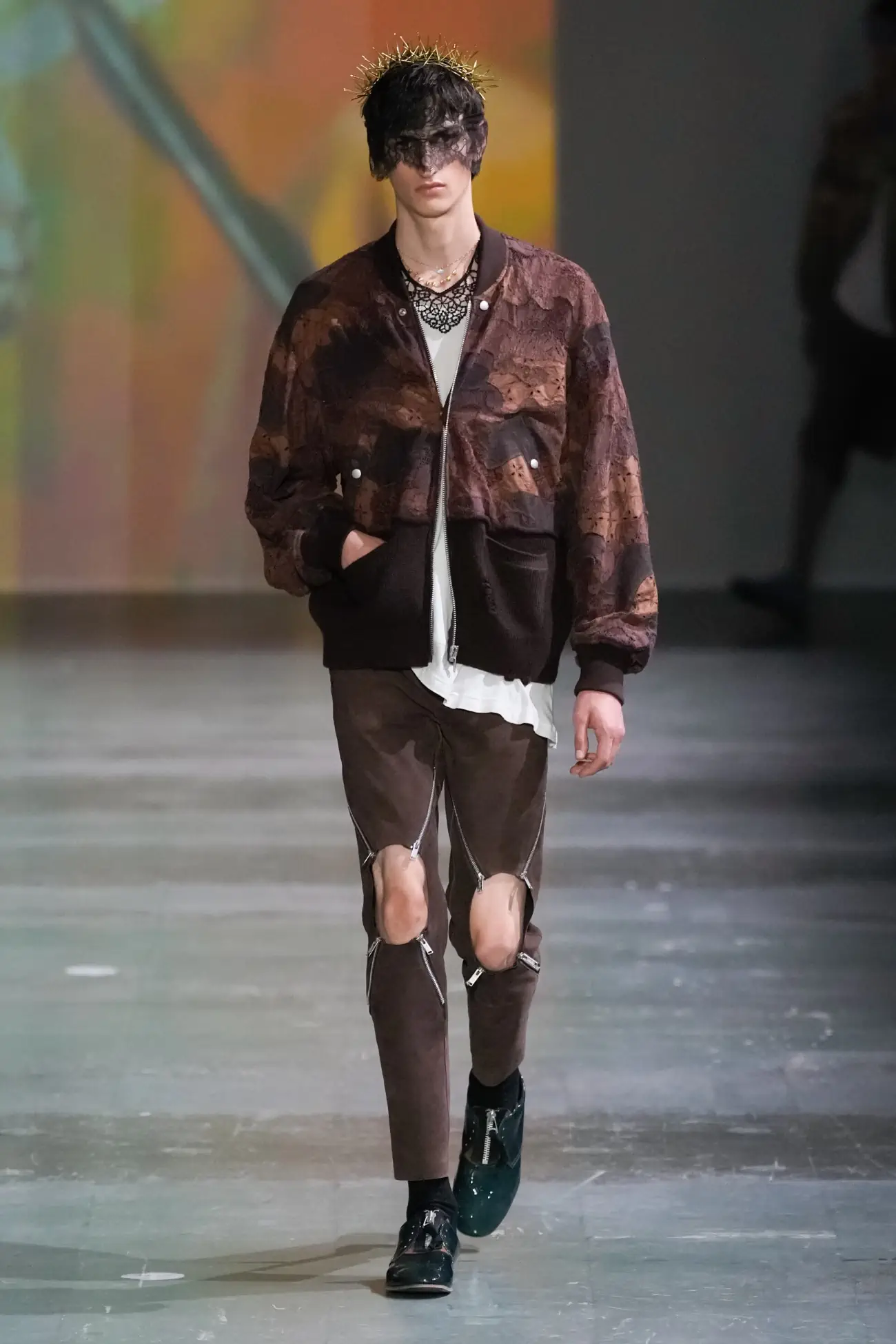 UNDERCOVER de Jun Takahashi s'envole avec une collection Printemps 2025 sans frontières