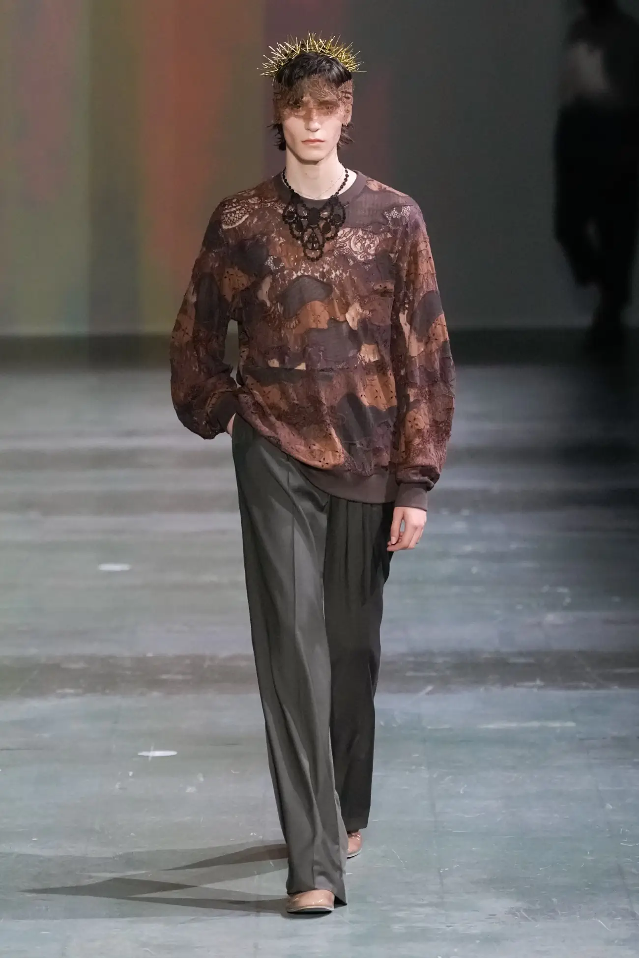 UNDERCOVER de Jun Takahashi s'envole avec une collection Printemps 2025 sans frontières