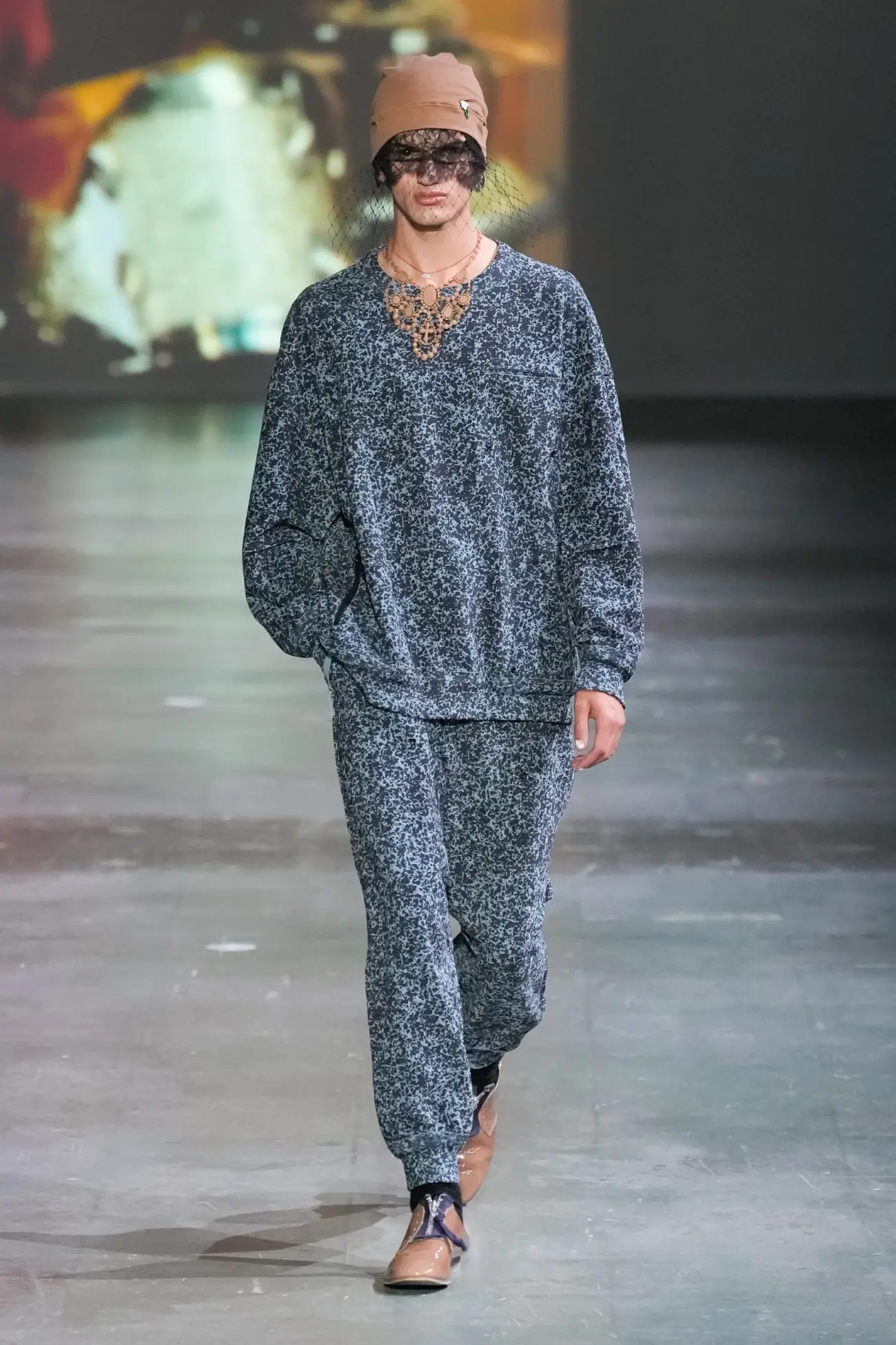 UNDERCOVER de Jun Takahashi s'envole avec une collection Printemps 2025 sans frontières