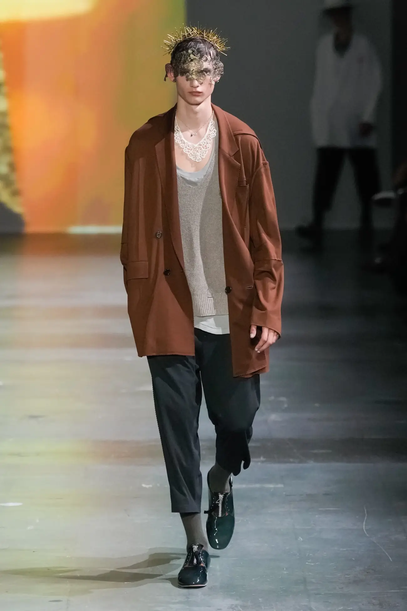 UNDERCOVER de Jun Takahashi s'envole avec une collection Printemps 2025 sans frontières