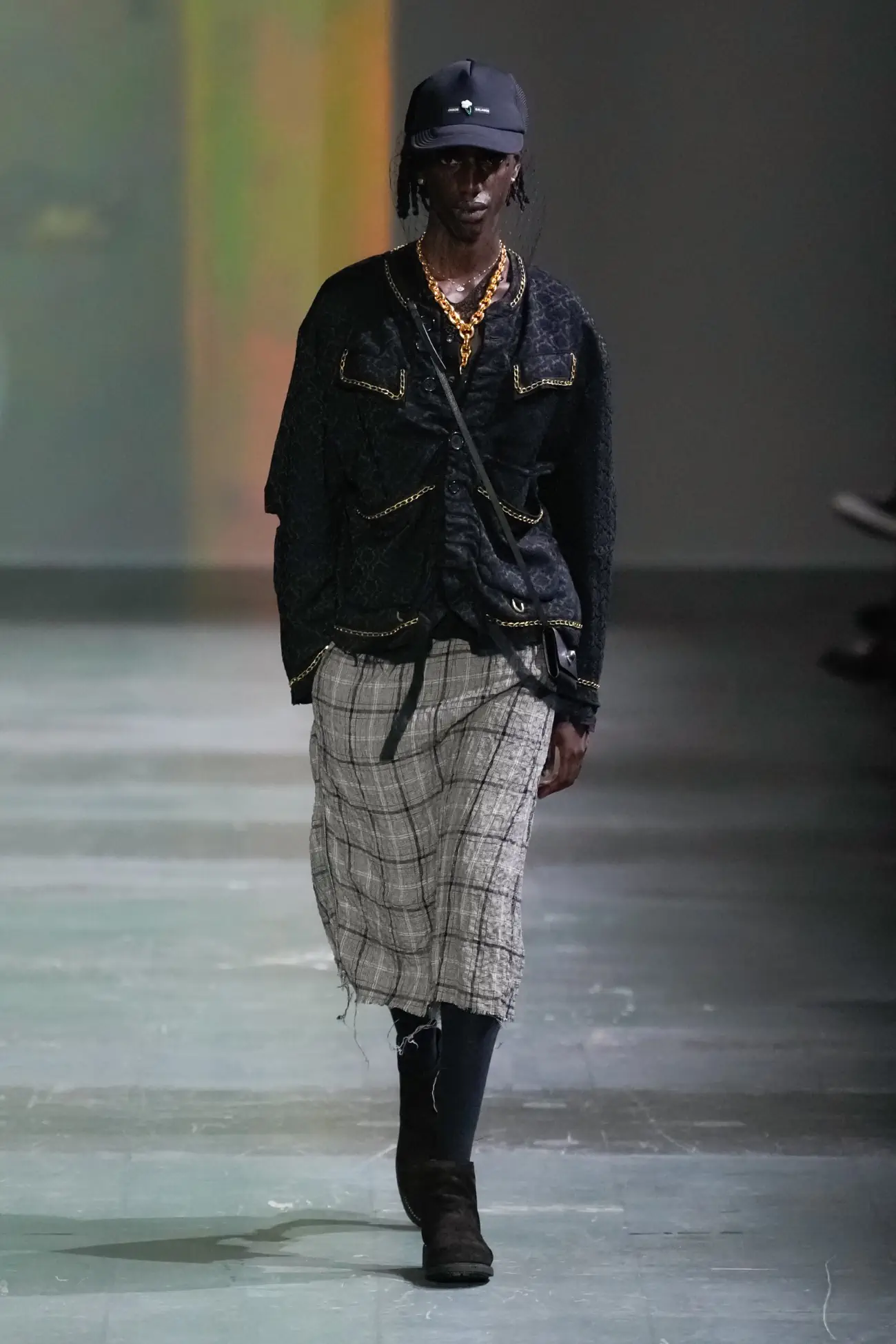 UNDERCOVER de Jun Takahashi s'envole avec une collection Printemps 2025 sans frontières