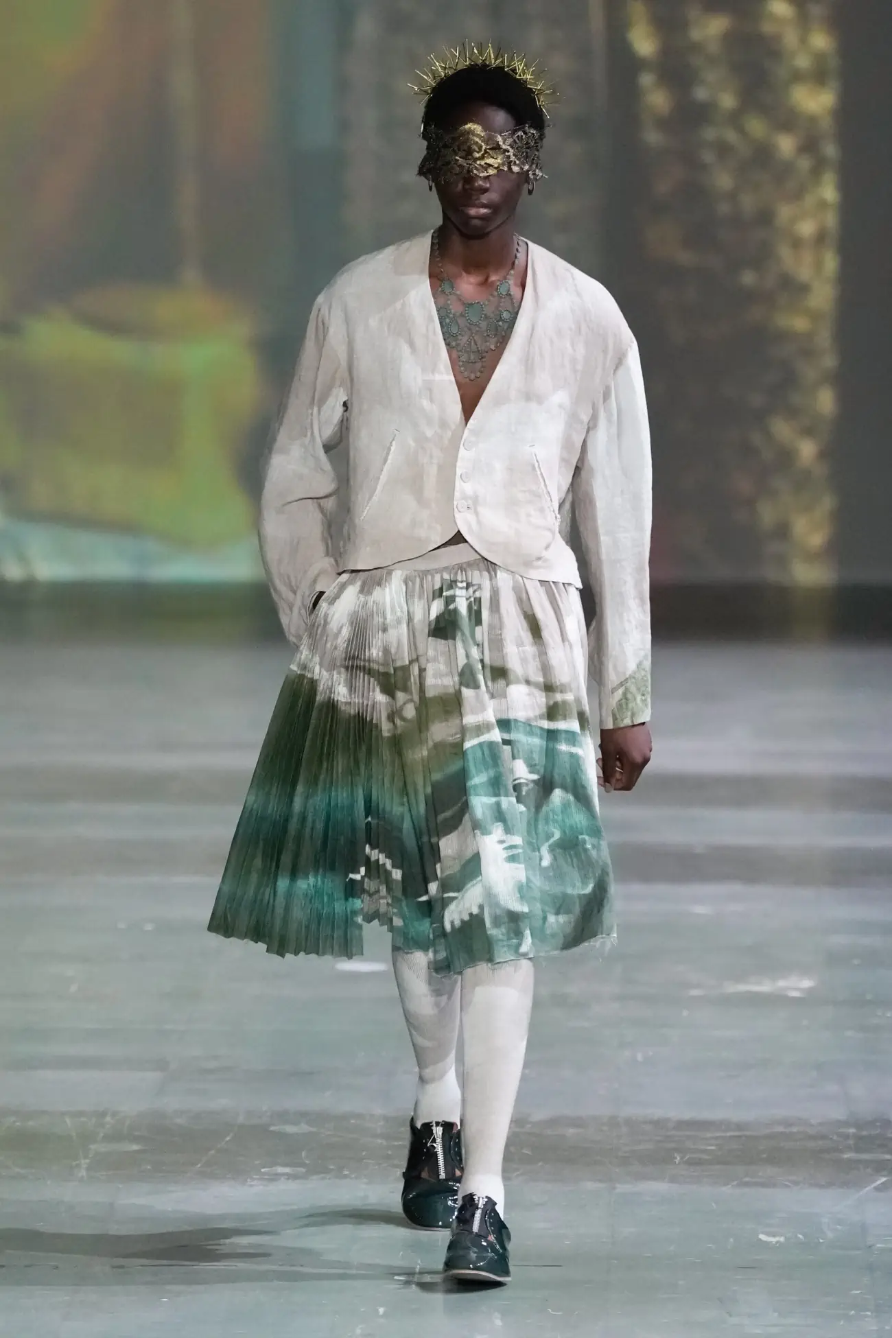 UNDERCOVER de Jun Takahashi s'envole avec une collection Printemps 2025 sans frontières