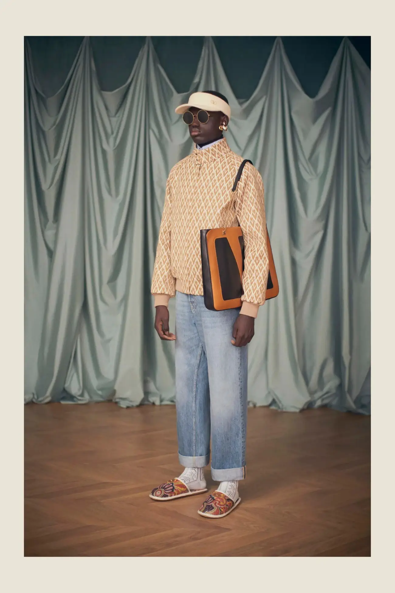 “Avant les Débuts” de Valentino, l'éblouissante collection Croisière 2025 d'Alessandro Michele