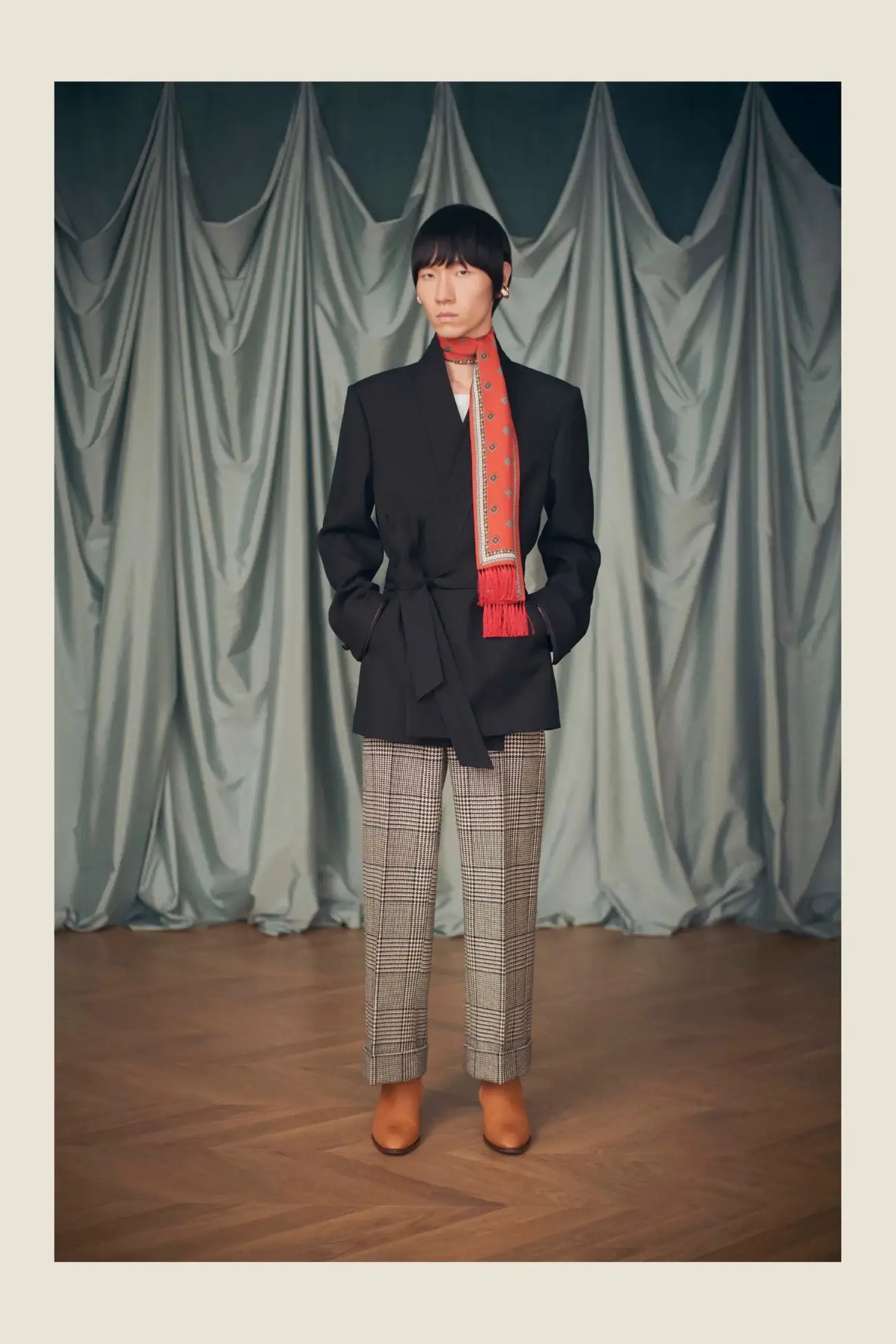 “Avant les Débuts” de Valentino, l'éblouissante collection Croisière 2025 d'Alessandro Michele