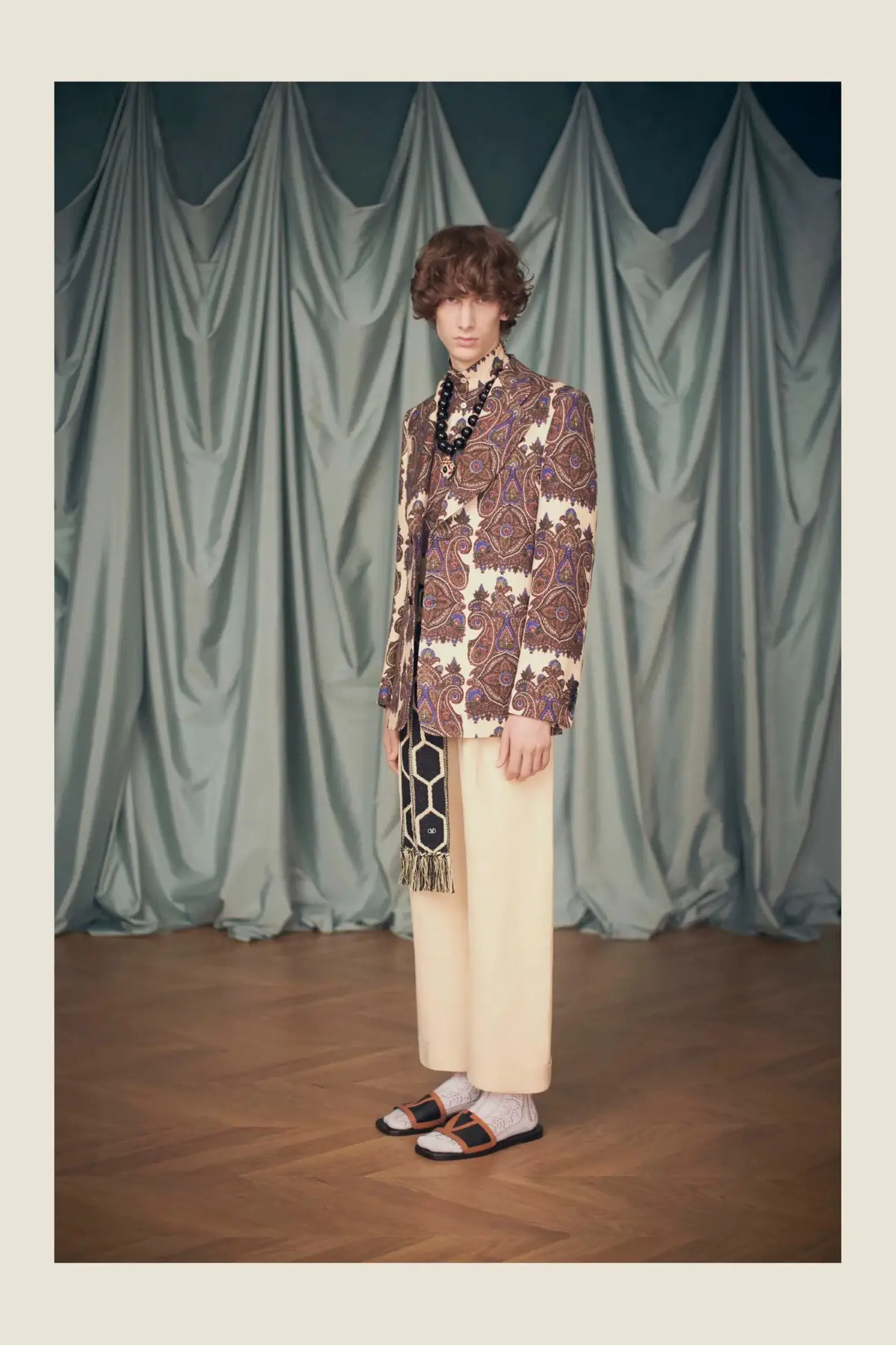 “Avant les Débuts” de Valentino, l'éblouissante collection Croisière 2025 d'Alessandro Michele