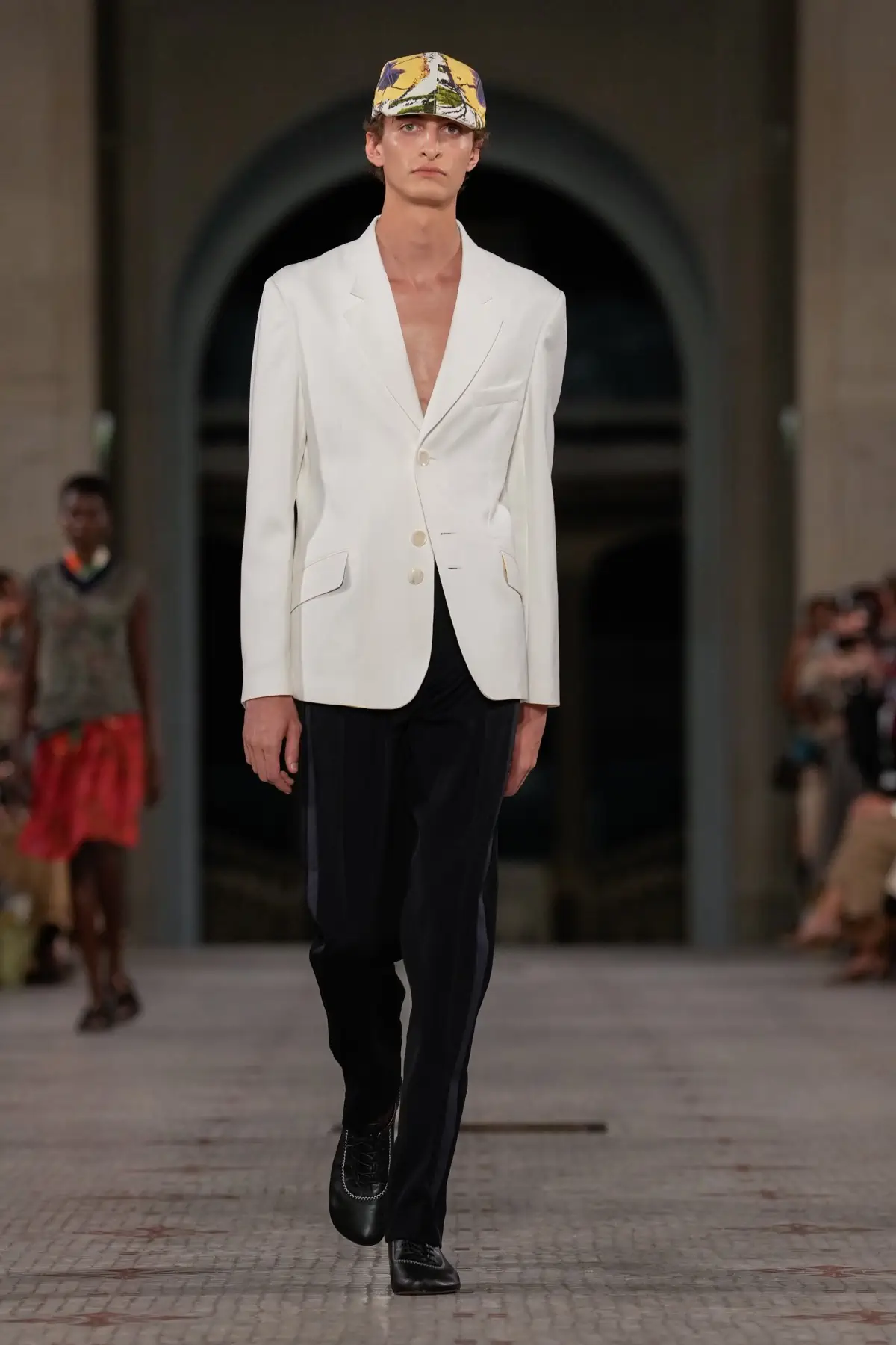 WALES BONNER met le cap sur le printemps 2025 avec une oasis tropicale inspirée par Althea McNish