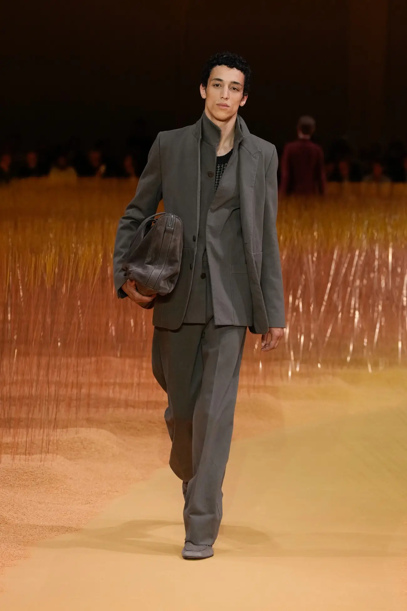 ZEGNA dévoile une collection Printemps 2025 pleine de légèreté, avec le lin au premier plan