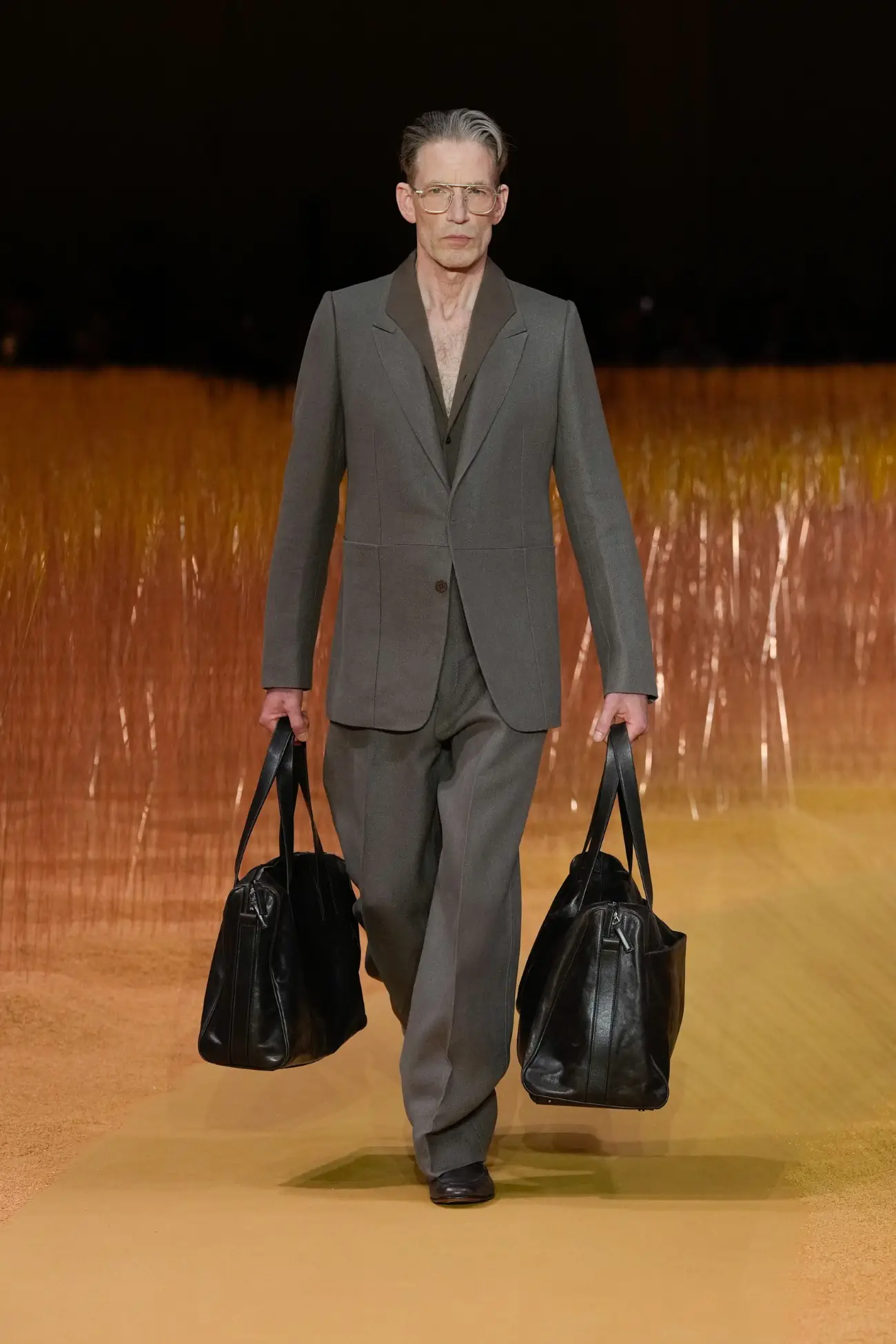 ZEGNA dévoile une collection Printemps 2025 pleine de légèreté, avec le lin au premier plan
