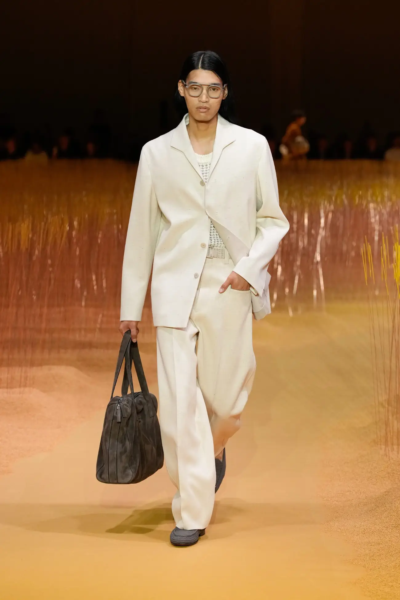 ZEGNA dévoile une collection Printemps 2025 pleine de légèreté, avec le lin au premier plan