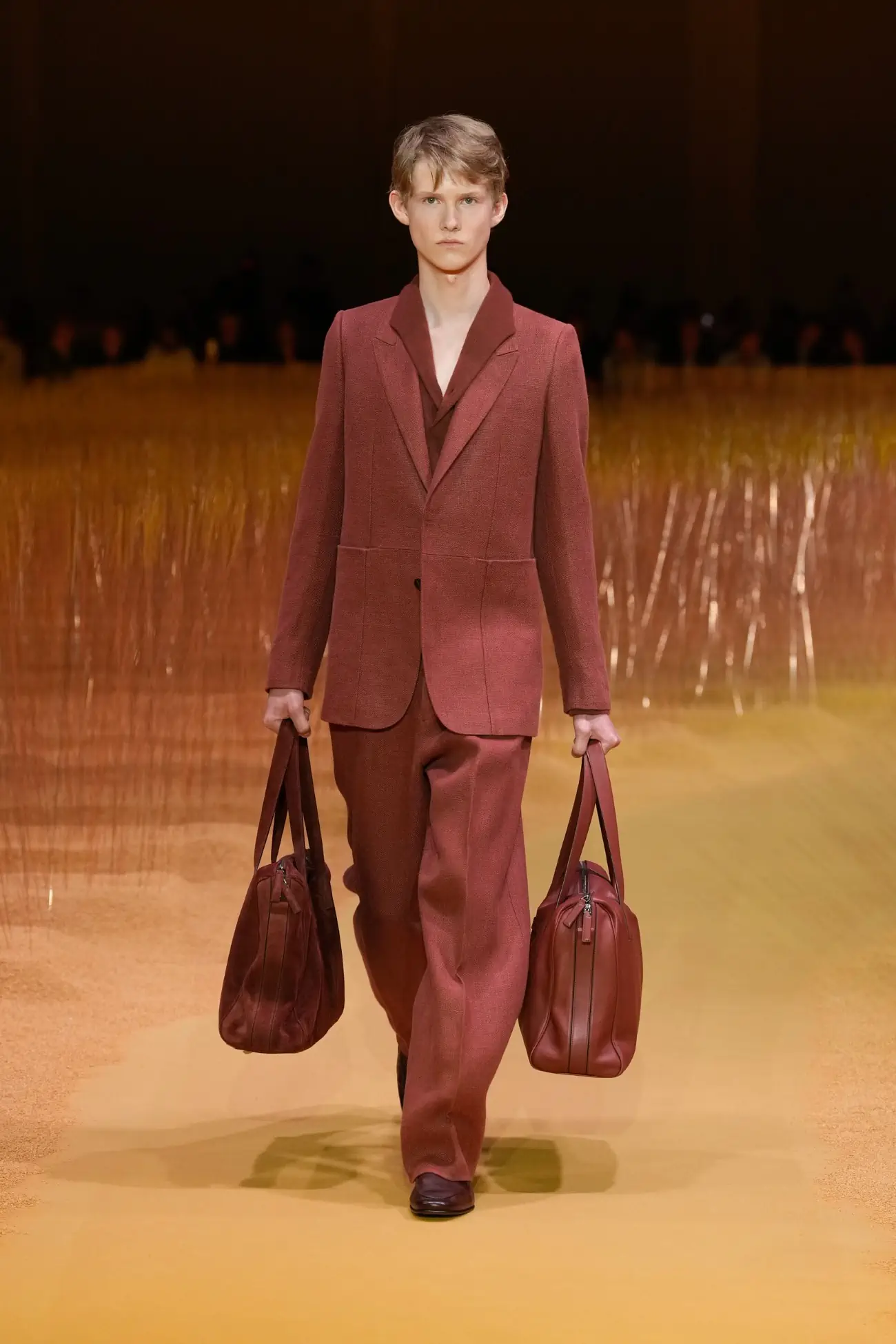 ZEGNA dévoile une collection Printemps 2025 pleine de légèreté, avec le lin au premier plan