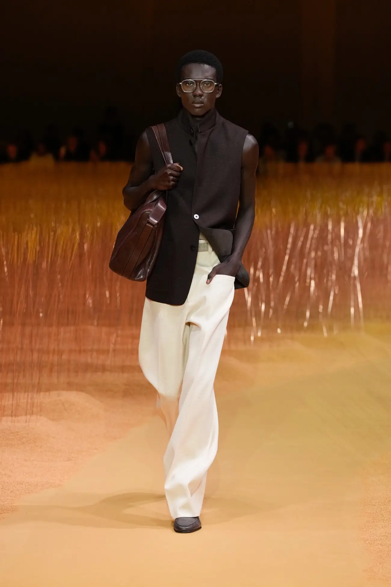 ZEGNA dévoile une collection Printemps 2025 pleine de légèreté, avec le lin au premier plan