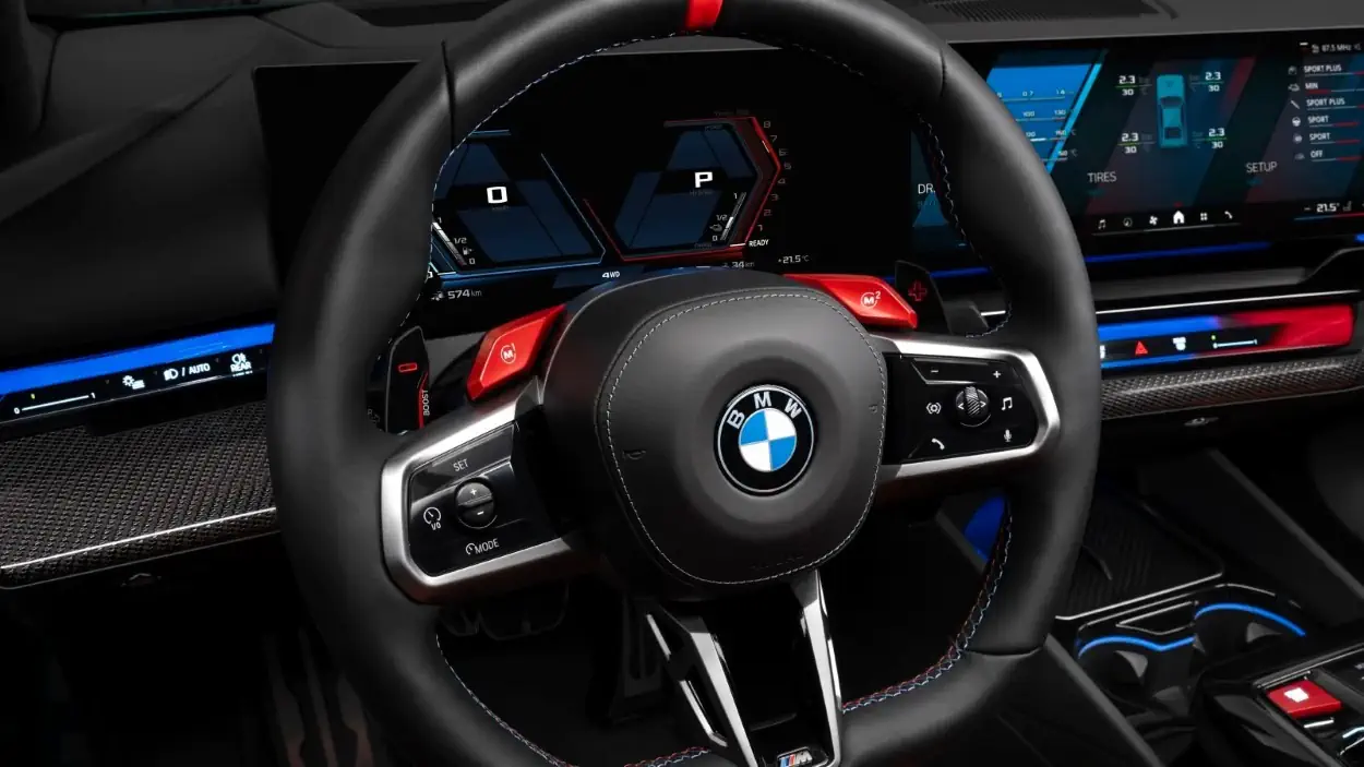 La BMW M5 2025 entre dans le futur avec 717 chevaux électrifiés