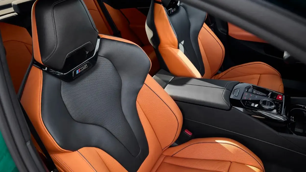 La BMW M5 2025 entre dans le futur avec 717 chevaux électrifiés