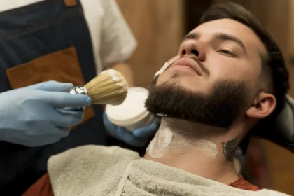 Blaireau à barbe, un retour nostalgique au rituel