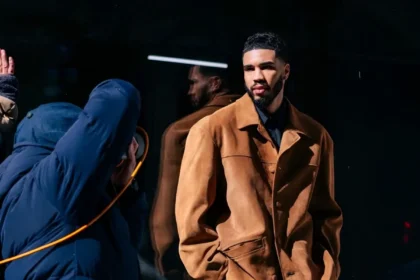 Jayson Tatum marque un grand coup en devenant le nouveau visage des parfums pour hommes COACH