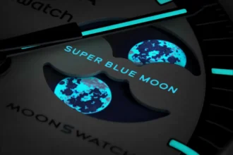La dernière MoonSwatch de Swatch célèbre la première super lune bleue de l'année