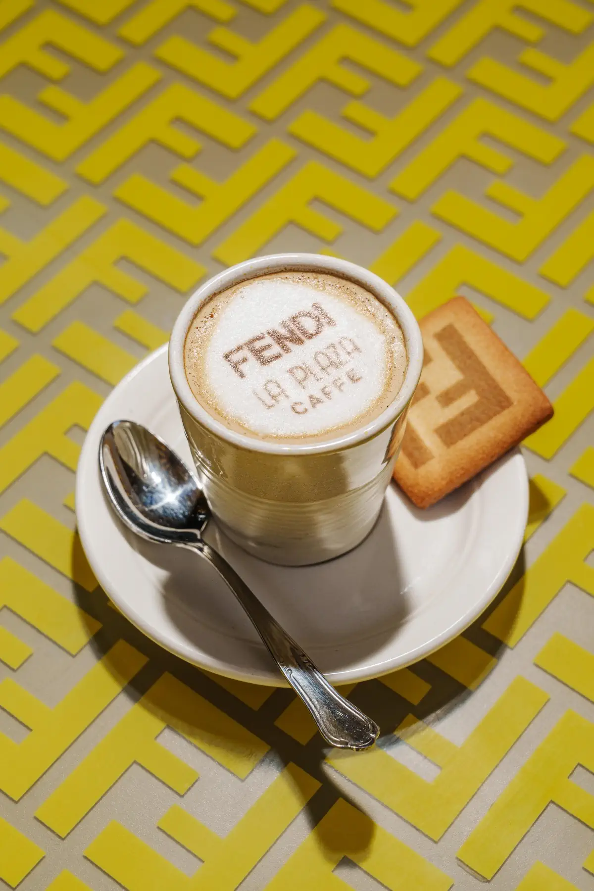 Fendi transforme le Puente Romano Beach Resort en un luxueux terrain de jeu estival