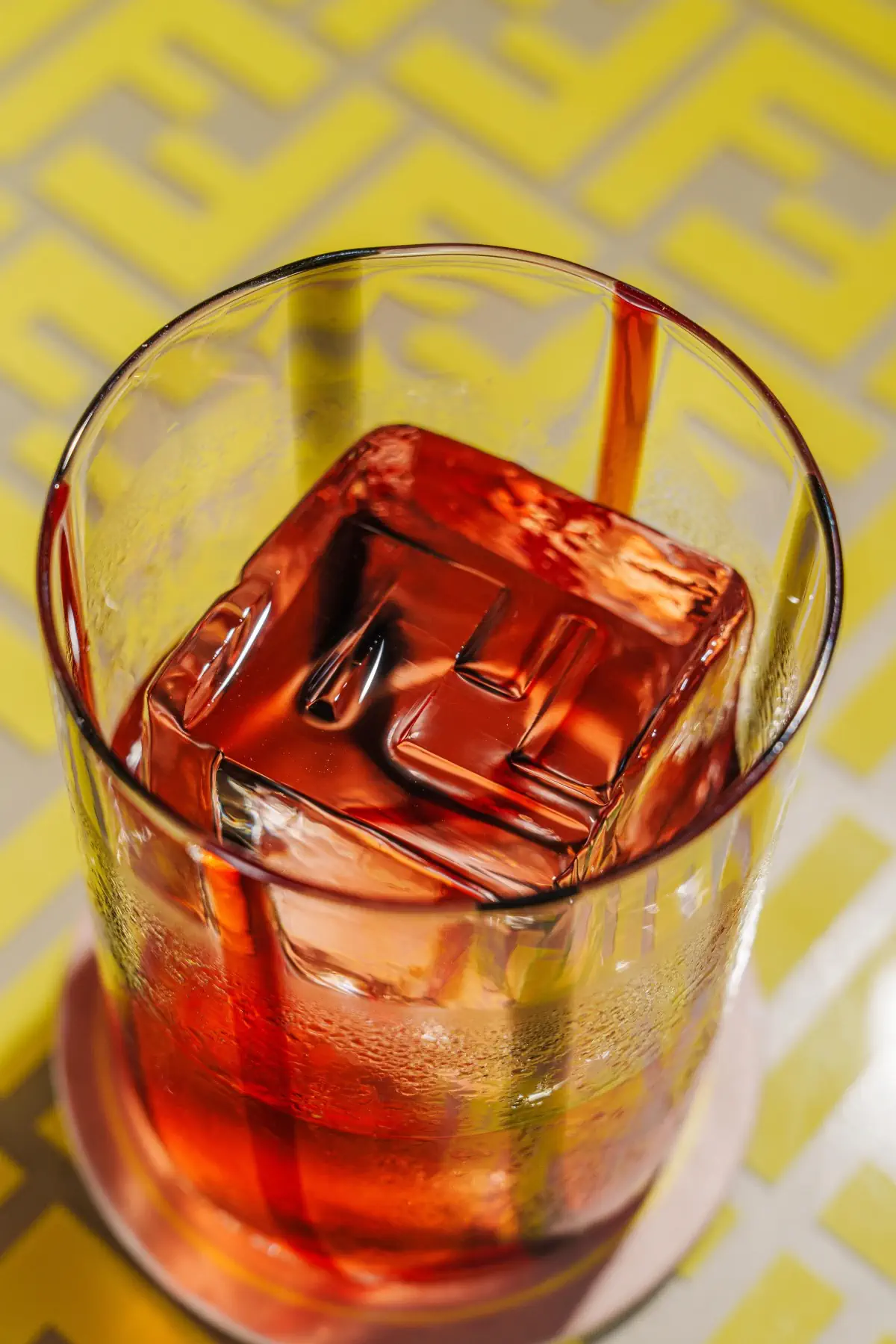 Fendi transforme le Puente Romano Beach Resort en un luxueux terrain de jeu estival